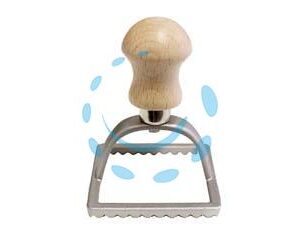 STAMPO RAVIOLI QUADRO IN ALLUMINO CM.6,8 - cm.6,8x6,8x9h. - Marca CALDER - Cod: 322980